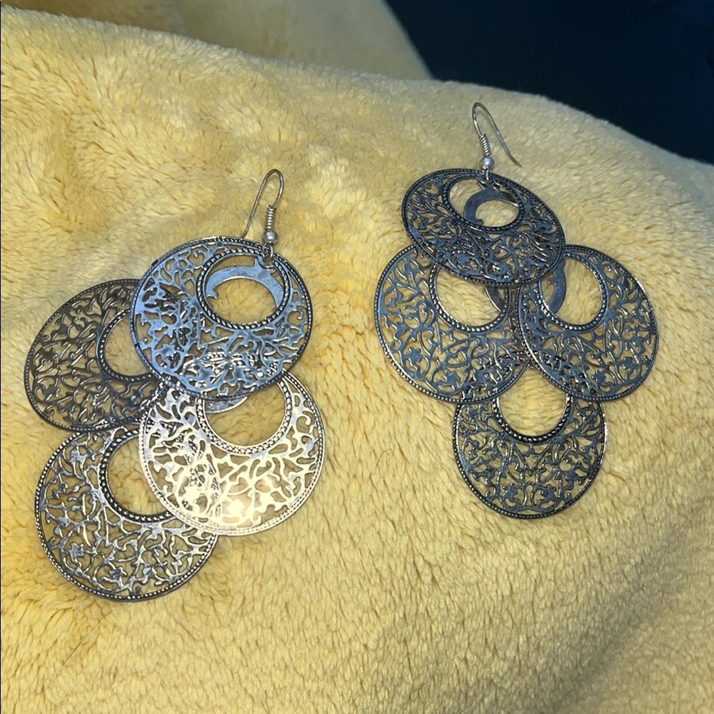 Elegant Silver Filigree Dangle Earrings